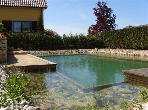 Auf den ersten blick erinnert der tagesablauf an den betrieb einer riesigen gärtnerei. Schwimmteich & Badeteich für Ihren Garten - BOHR - Ihr ...