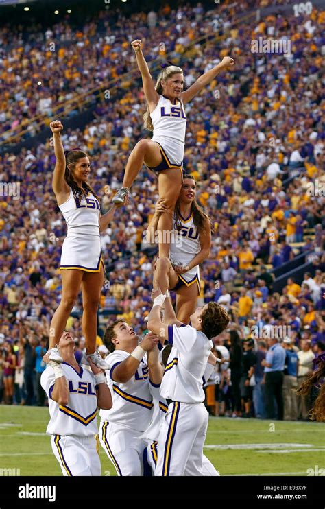 Louisiana Us 18th Oct 2014 Lsu Cheerleaders During The Second