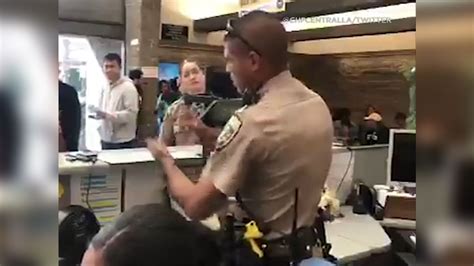 Chp Officer Helps Deaf Woman Communicate With Dmv Workers In La Pays