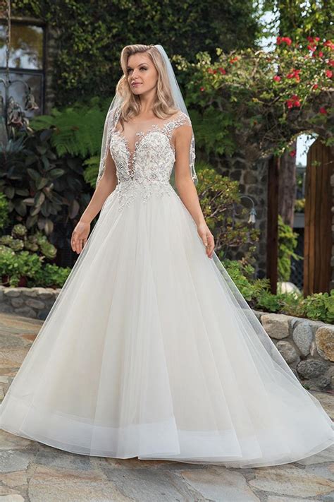 Karissa Wedding Dress From Casablanca Bridal Uk