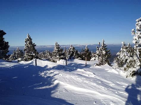 Ici se délasse en toute discrétion le balcon de la méditerranée, une enclave intimiste et généreuse, au temps suspendu. Les Cévennes | Massif central, Cevennes, Lozère
