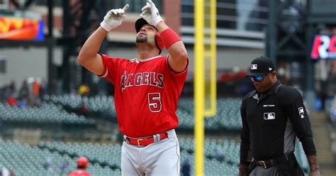 Albert Pujols 2000th Rbi Ball Finally Lands In Cooperstown Los