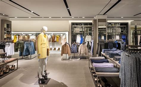 Leitz Zara Seattle1 Store Design Interior Clothing Store Design
