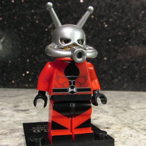 New Custom Ant Man Lego Size Minifigure Hank Pym With Helmet