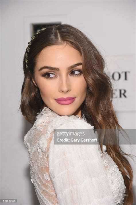 Olivia Culpo Poses Backstage At The Marchesa Fashion Show During