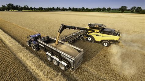 New Holland Previews Next Gen Cr11 Combine At Agritechnica Farm And
