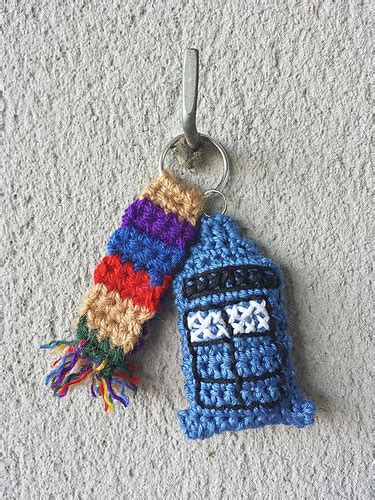 Ravelry Dr Who Scarf And Key Chain Pattern By Sofivia Crochet