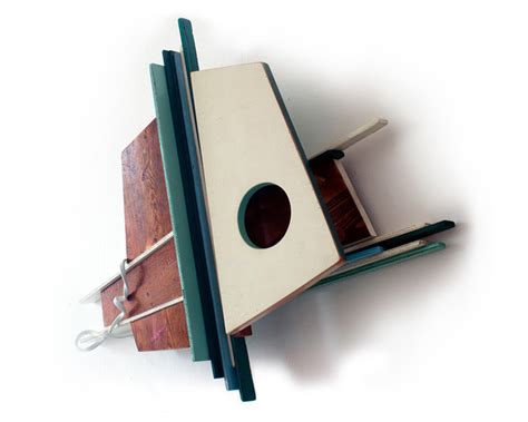 Abstract wall art is a great way to add color and interest to your walls. Cool contemporary wood sculpture made from scrap - UPCYCLIST