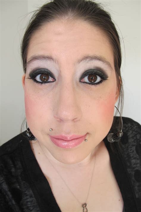 Steph Stud Makeup Too Faced Smokey Eye Palette And Outfit