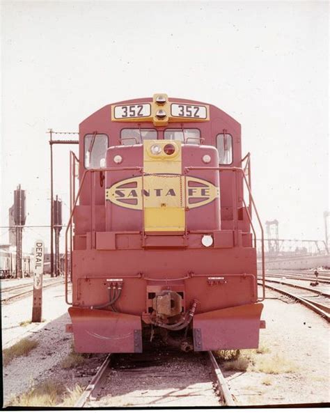 Atchison Topeka And Santa Fe Railway Companys Locomotive 352 Kansas