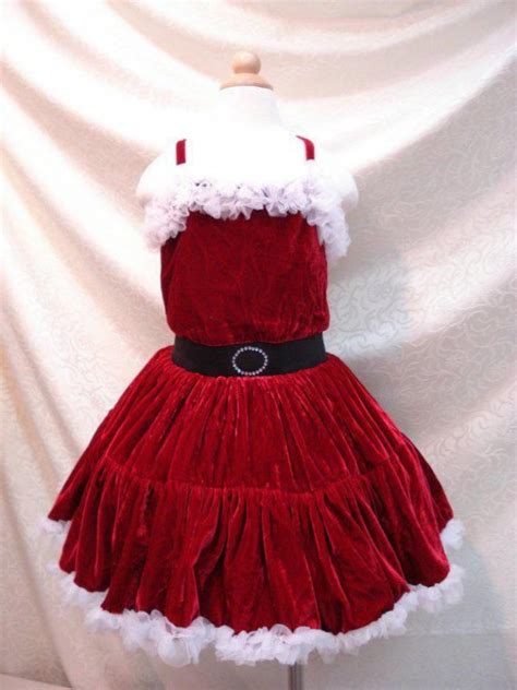 De la robe bébé fille, en beau velours, avec plastron festonné ou double col contrastant pour une inspiration pierrot tout en tendresse ; Robes Hiver Fille 4 Ans