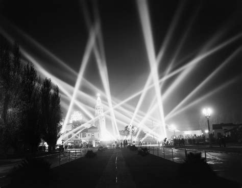 November 14 1940 Hollywood Searchlights Light Up The Sky Over