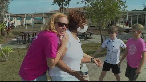 Fleming Island Elementary Shows The Love To Breast Cancer Warrior Miss