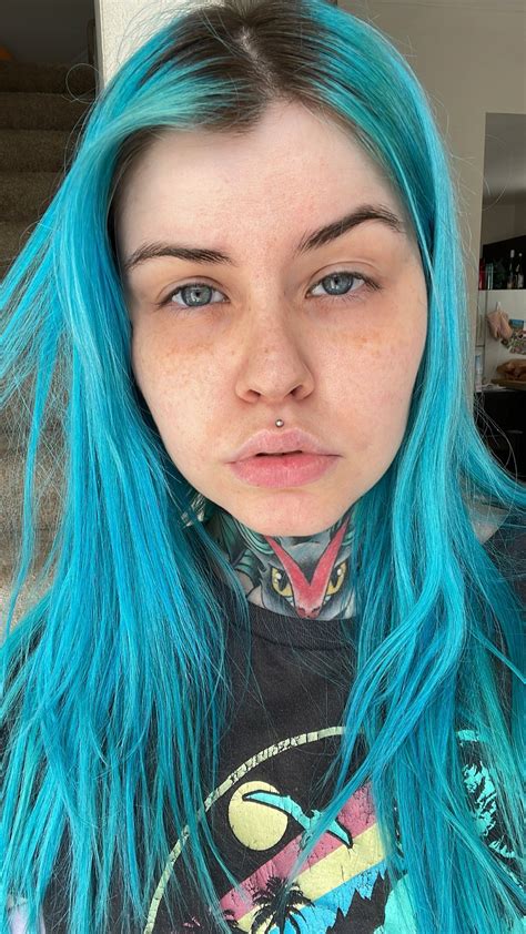 Tw Pornstars 🎄 Festive Waifu Twitter No Editing My Freckles Look Cute Do You Guys Like My