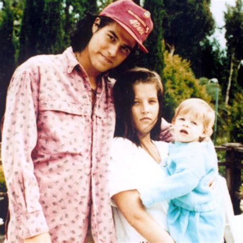 An Old Pic Of Lisa Marie Presley With Danny Keough And Riley Keough