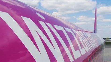 Wizz Air V Bratislave Kon Zru Lety Do R Ma Udia Ekonomika