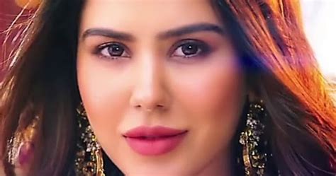 Her height measures 5 feet 7 inches and her weight is 54 kg approximately. Sonam Bajwa Wiki, husband, Biography, Age, Height, Movies ...