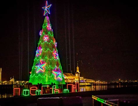 Geelongs Floating Christmas Tree Sound And Light Show 2020
