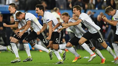 Petersburg mit 1:0 (1:0) durch. Deutschland zum 22. Mal bei EM oder WM unter Top 4 ...
