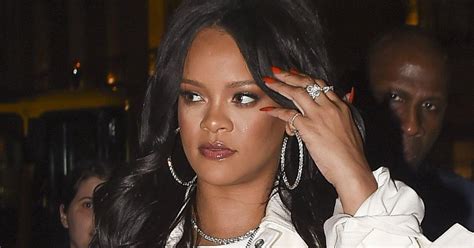 Avec Une Fortune Estimée à 600 Millions De Dollars Rihanna Devient La