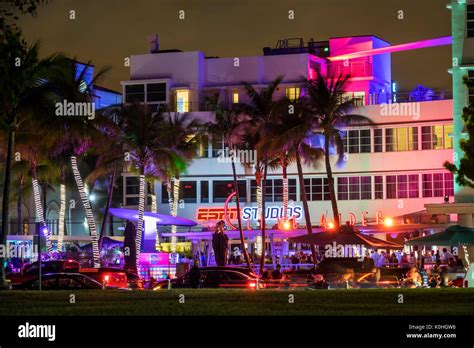 Ocean Drive Miami Beach Nightlife Nightlife At Ocean Drives Street South Beach Miami
