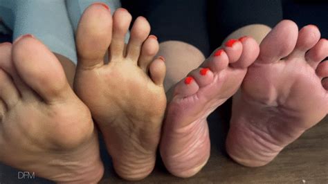 Double Soles With Sarah X 100ktoes Dallasfootmodels Entertainment Clips4sale