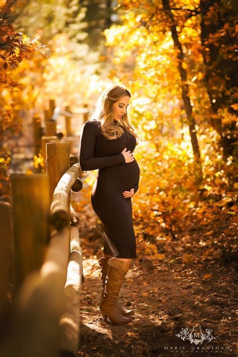 Fall Maternity Photo Ideas So Cute