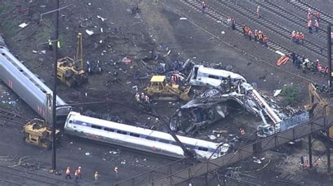 Video Amtrak Engineer Was Distracted During Deadly Philly Crash Ntsb To Announce Abc News