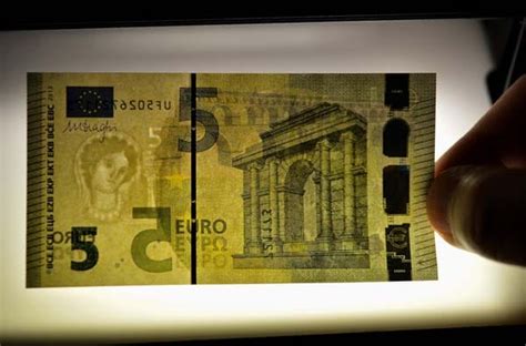 Neue Sicherheitsmerkmale für den 5 Euro Schein