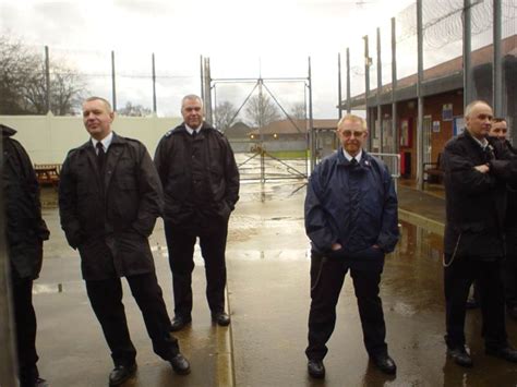 It accepts males over the age of 21 serving sentences of 4 years or over, and is situated approximately 10 miles from the city of doncaster. Lindholme Noise Demo Photos - UK Indymedia