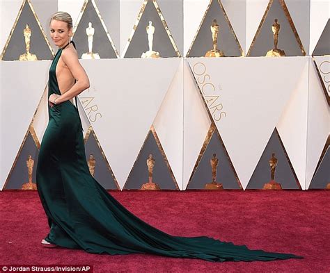 Oscar Nominee Rachel McAdam Dares To Bare In Backless Emerald Gown Daily Mail Online