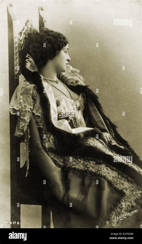 Cavalieri Lina Seated Italian Dramatic Soprano 25 December 1874 7