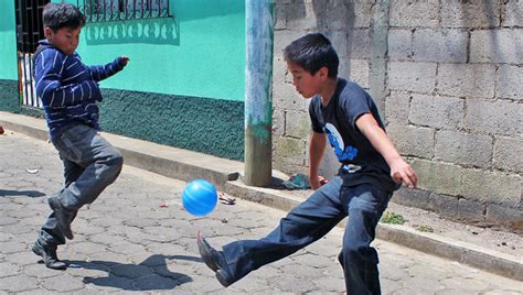 El jugador puede disponer de los. 10 juegos tradicionales de Guatemala son destacados por Lifeder