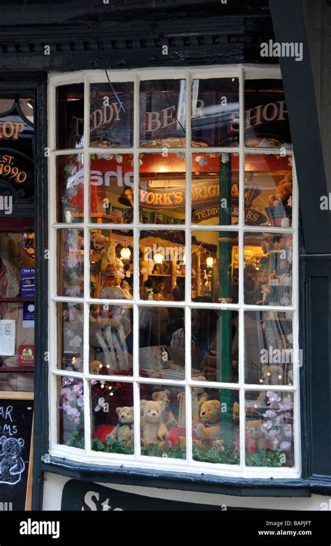 Teddy Bear Window Display Hi Res Stock Photography And Images Alamy