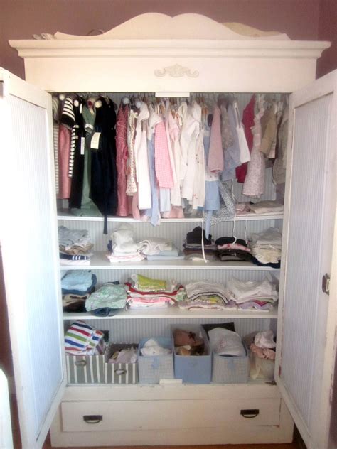 — new kids room ideas comming soon! my daughter's closet | Girl nursery room, Baby girl ...