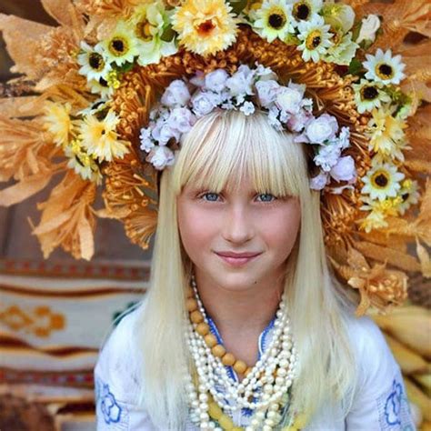 Stunning Portraits Of Women And Girls Wearing Traditional Ukrainian Crowns Design Swan