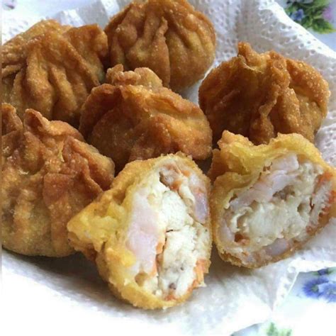 Dimsum jenis dumpling merupakan sajian istimewa imlek. RESEPI DIMSUM - R E S E P I