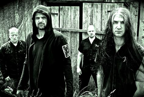 Vår norska fotograf amalie och en gästskribent harald är på plats och bevakar denna festival. Musikknyheter.no - Tons of Rock starter klubbfestival i Oslo
