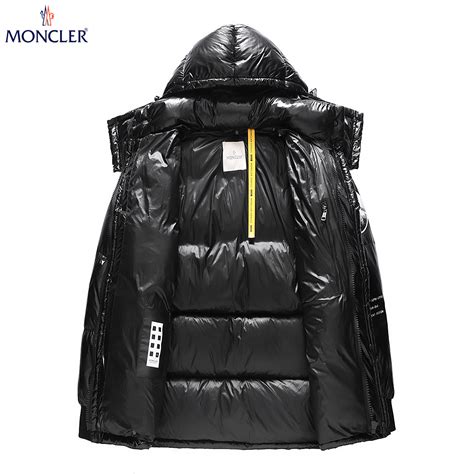 Cheap Moncler Down Feather Coat Long Sleeved For Men 912102 Replica