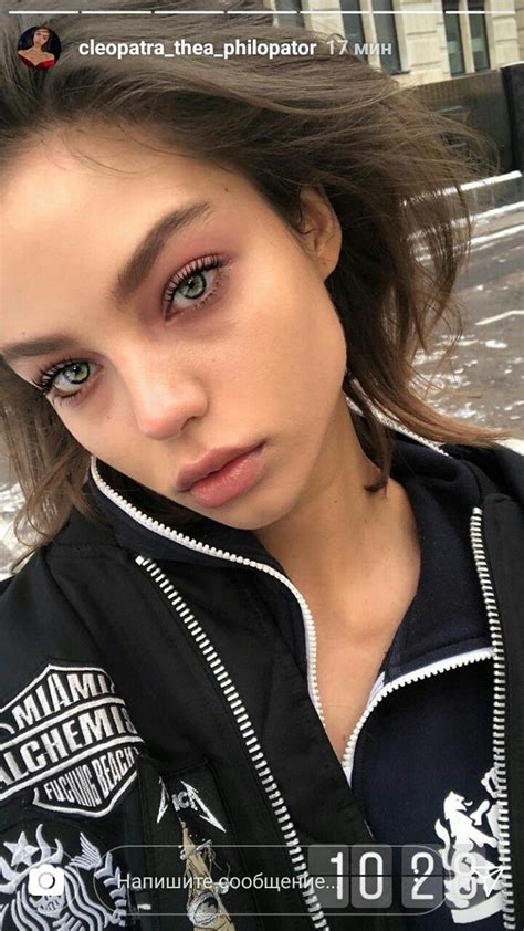 На вечеринку кафельникова пришла в свободном красном платье с глубоким декольте. Алеся Кафельникова | Худые девушки, Модели, Красота девушек