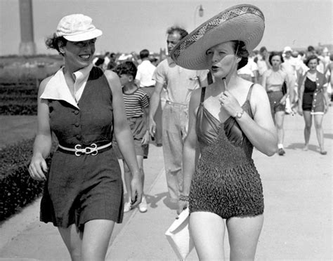 Vintage Photos Of Bathing Beauties Of New York City In The Past