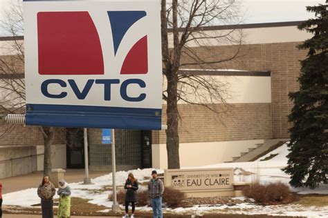 Agreement Allows For Smoother Transfers From Cvtc To Uw Eau Claire
