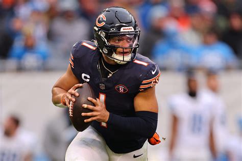 Steelers Waiting As Reduced Market For Bears' Justin Fields Emerges