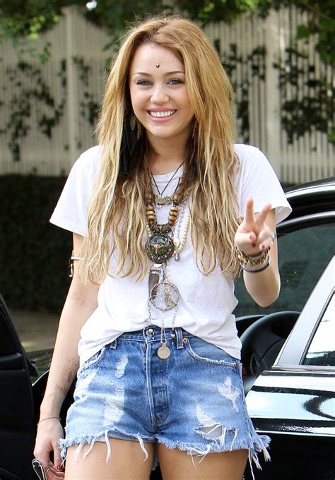 Criatimix Miley Cyrus Hot Pictures