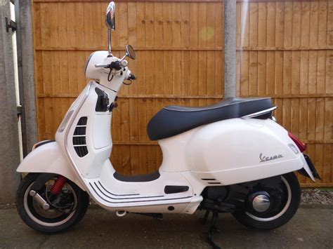 Even sportier and more aggressive, the special supersport version is elegance maximum sportiness and super technology, this sits at the very top of the vespa gts super range. Piaggio Vespa GTS 300 super, 58 reg, 2008, new exhaust ...