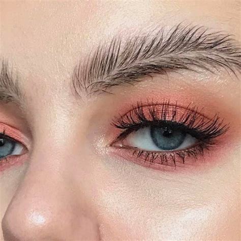 Brow Feathering Is A Thing Sort Of And The Internet Is A Totally