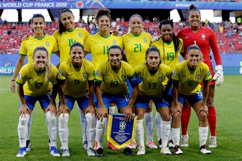 A partida faz parte da primeira fase, em que avança os segundos melhores colocados de cada grupo e quatro terceiros. As referências de beleza da seleção brasileira de futebol ...