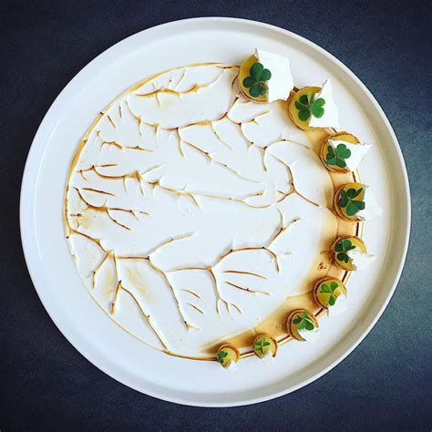 The garnishes on your plate (herbs, edible flowers, microgreens) should be relevant to the dish. Pin by Hija de Fruta on Emplatado | Food plating, Food ...