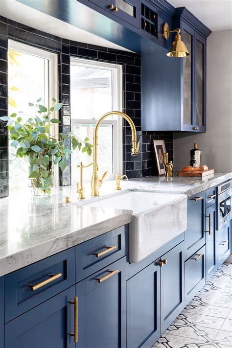 Gone are the days when kitchens were bland and uninviting rooms in check out these gorgeous dark kitchen cabinet ideas. Dark Blue Cabinets Kitchen 2020 - glennbeckreport.com