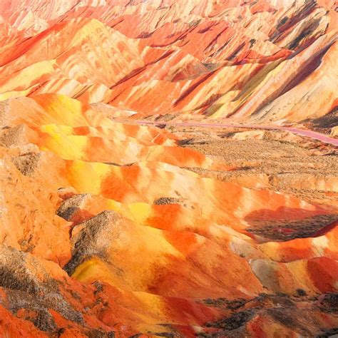Lo Que Ves Son Las Montañas De Colores De Zhangye Danxia China Las